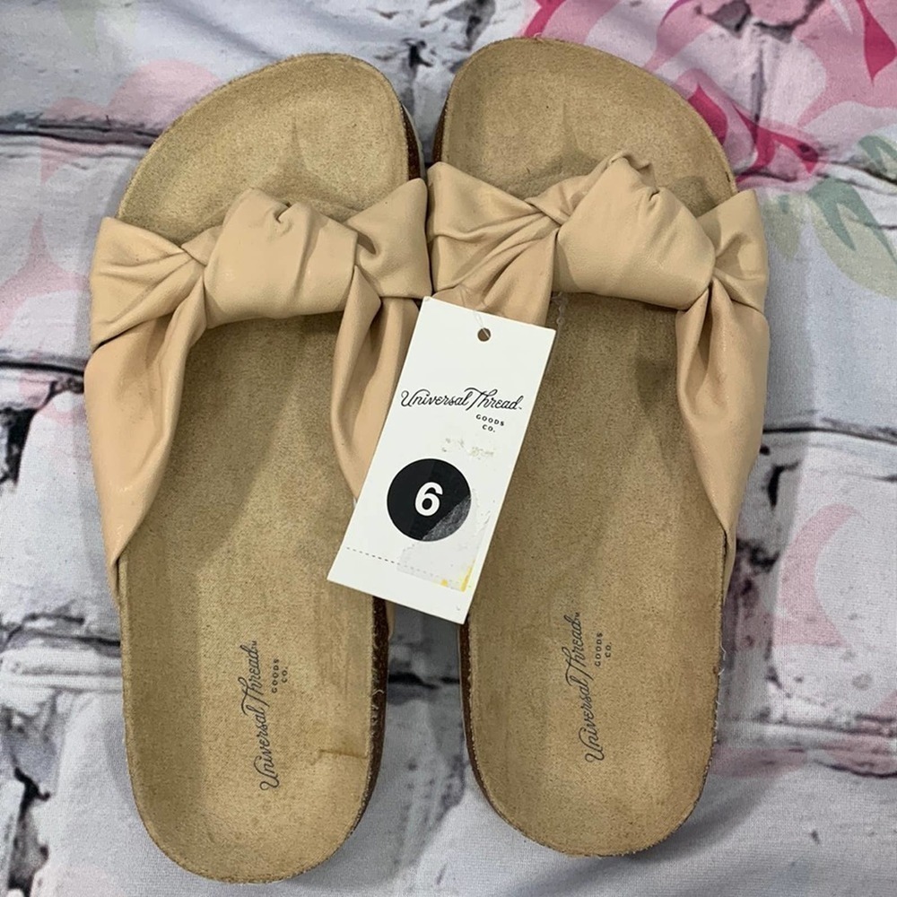 Universal Tread Junie slip-on/ slide sandals (NWT)